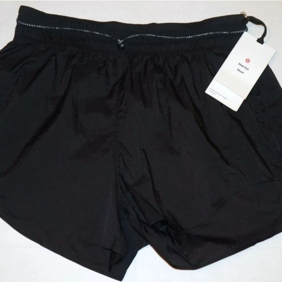 ‼️SOLD‼️ NWT Lululemon Step Out Shorts $88 Retail Sz 12 Black - Picture 1 of 8